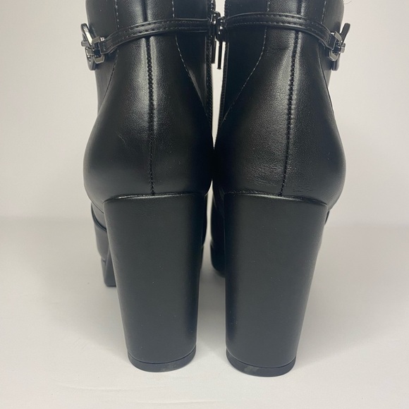 Naturalizer Black Heeled Boots with Sleek Design - Picture 2 of 9
